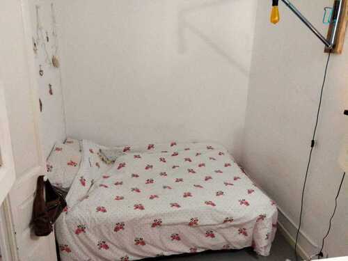 Room in a 2-person shared flat in Gràcia · 2