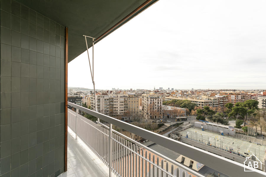 Furnished 4-bedroom flat in Les Corts, 83 m² · 4