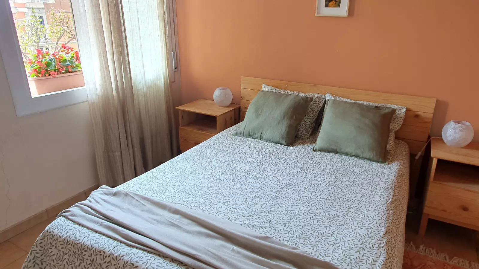 Habitación amueblada en piso compartido en Gràcia · 2