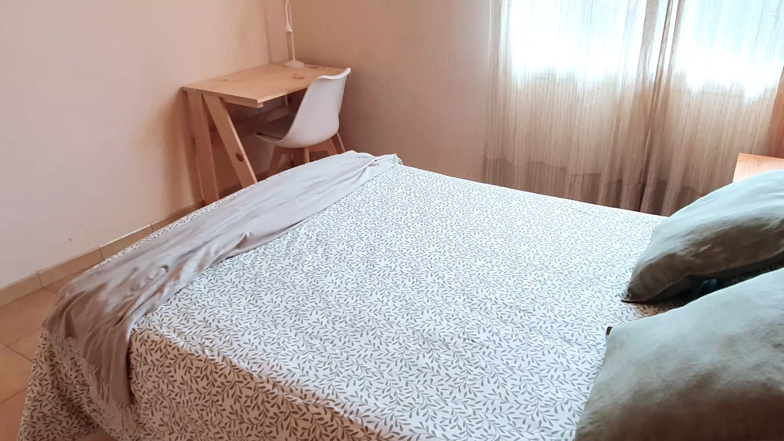 Habitación amueblada en piso compartido en Gràcia · 3