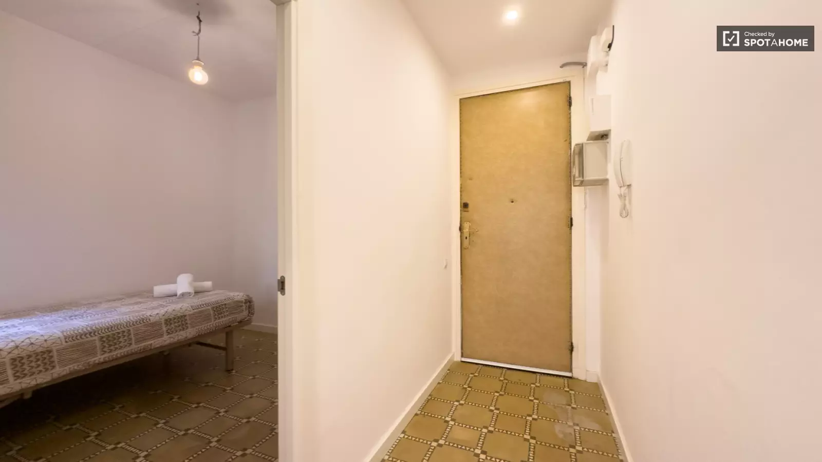 Furnished 2-bedroom flat in Eixample, 65 m² · 3