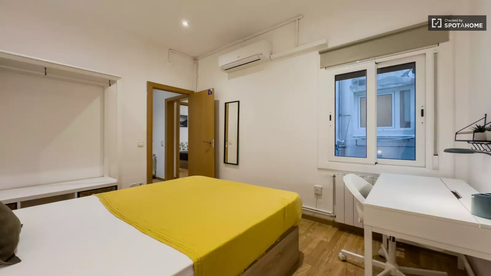 Furnished room in a shared flat in L'Hospitalet · 2
