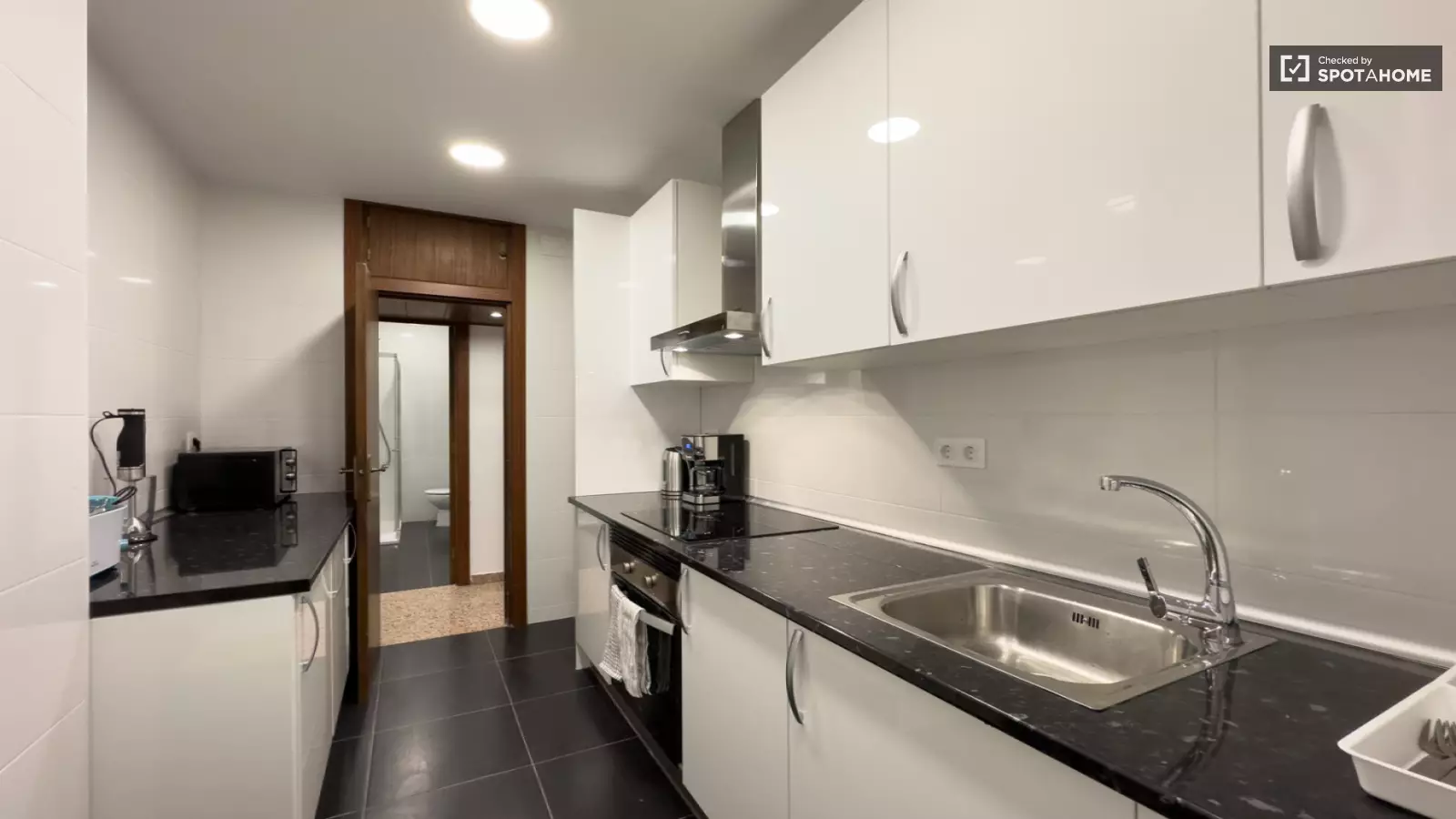 Furnished room in a shared flat in Sant Martí · 3