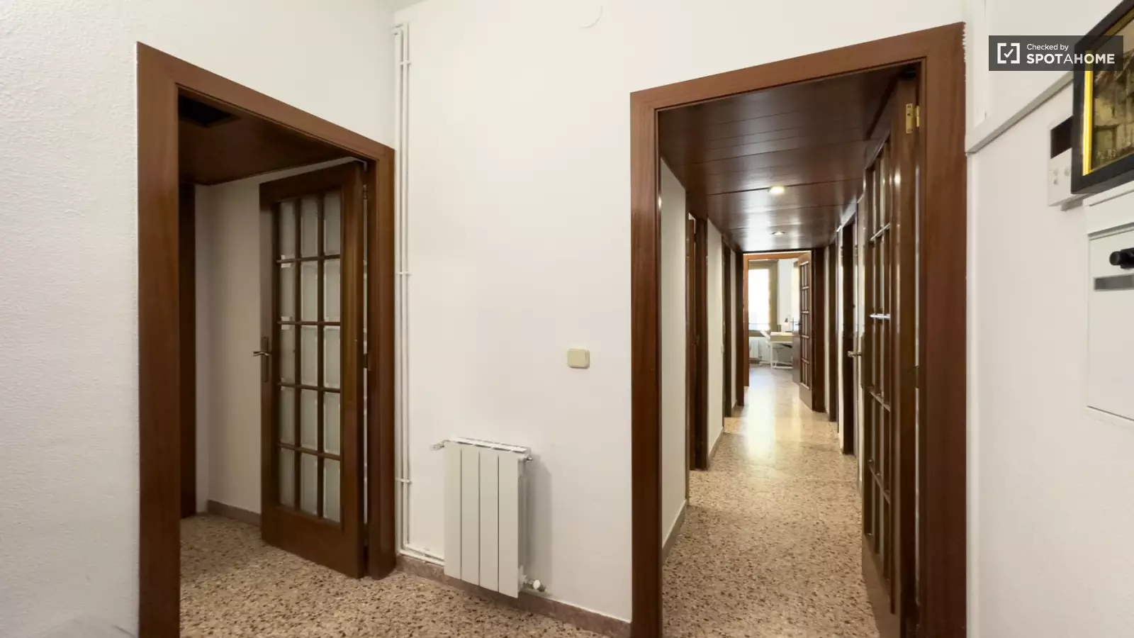 Furnished room in a shared flat in Sant Martí · 4