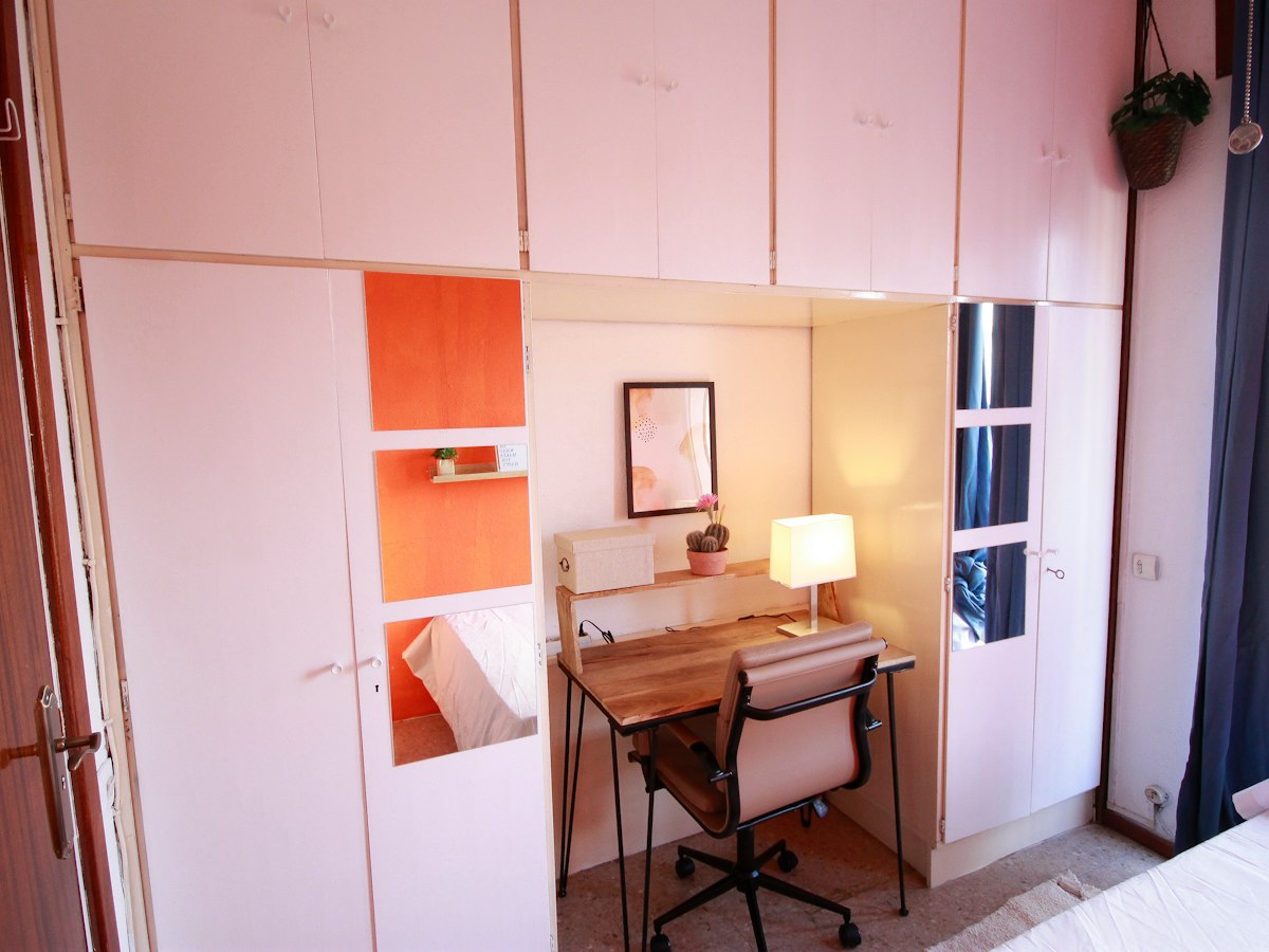 Habitación amueblada en piso compartido de 5 personas en Eixample · 4