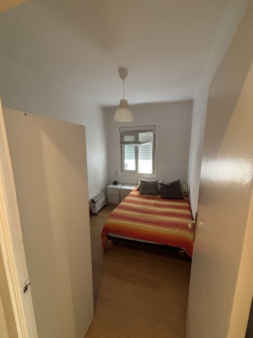 Room in a 2-person shared flat in Barcelona · 4