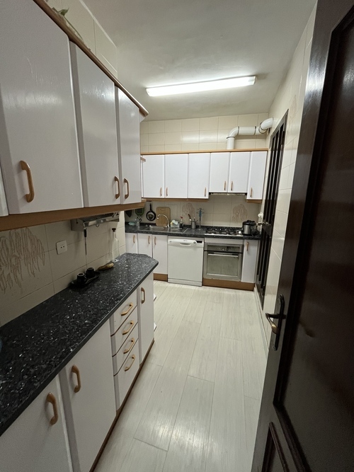 Room in a 4-person shared flat in Ciutat Vella · 4