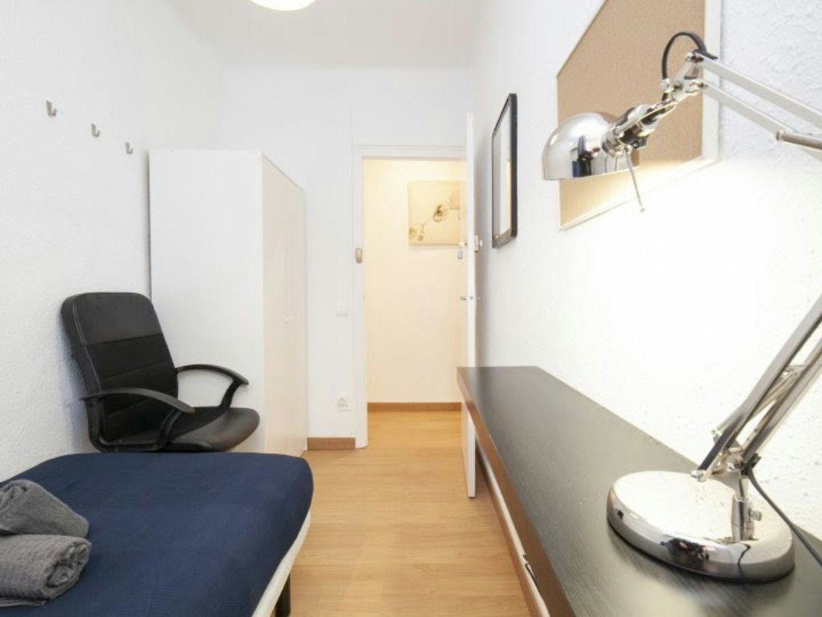 Furnished room in a 4-person shared flat in L'Hospitalet · 2
