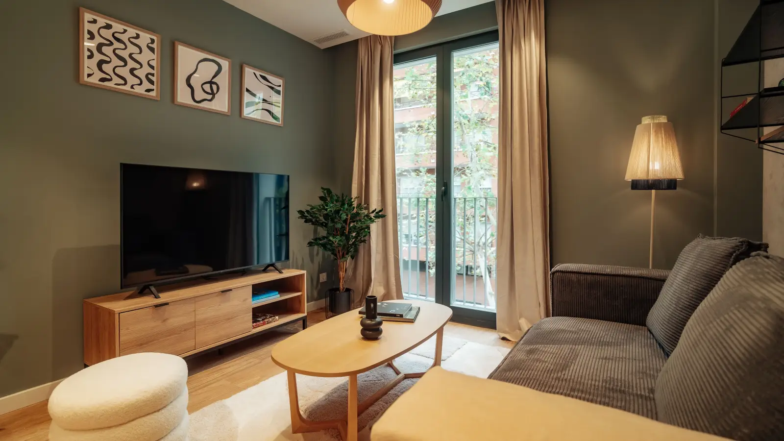 Furnished 1-bedroom flat in Eixample, 40 m² · 2