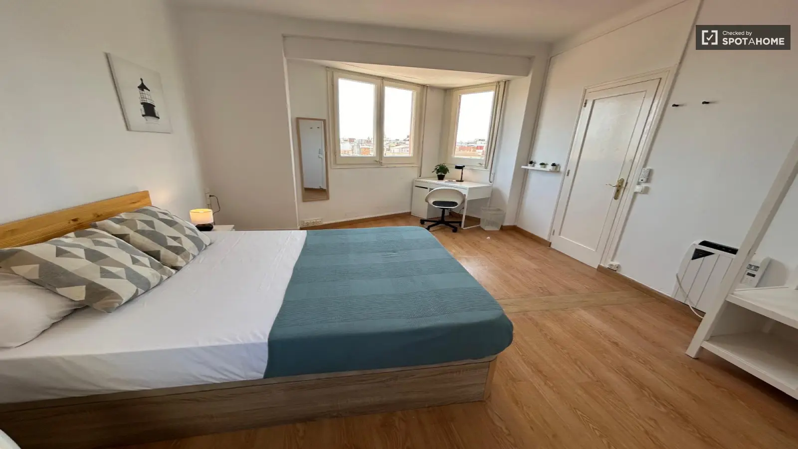 Furnished room in a shared flat in L'Hospitalet · 2