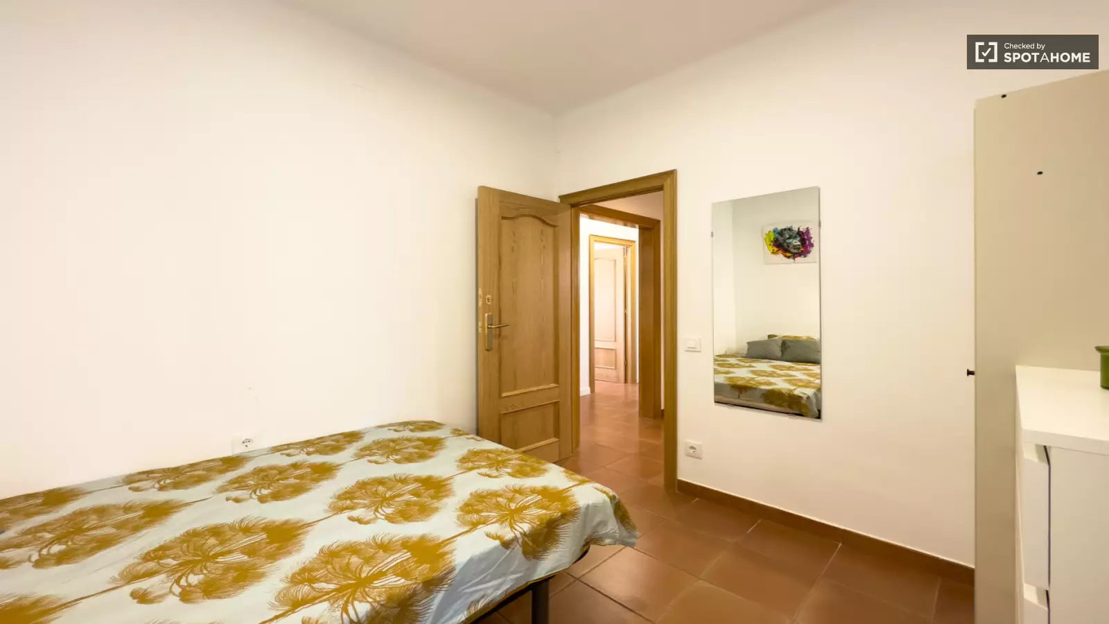 Furnished room in a shared flat in L'Hospitalet · 2