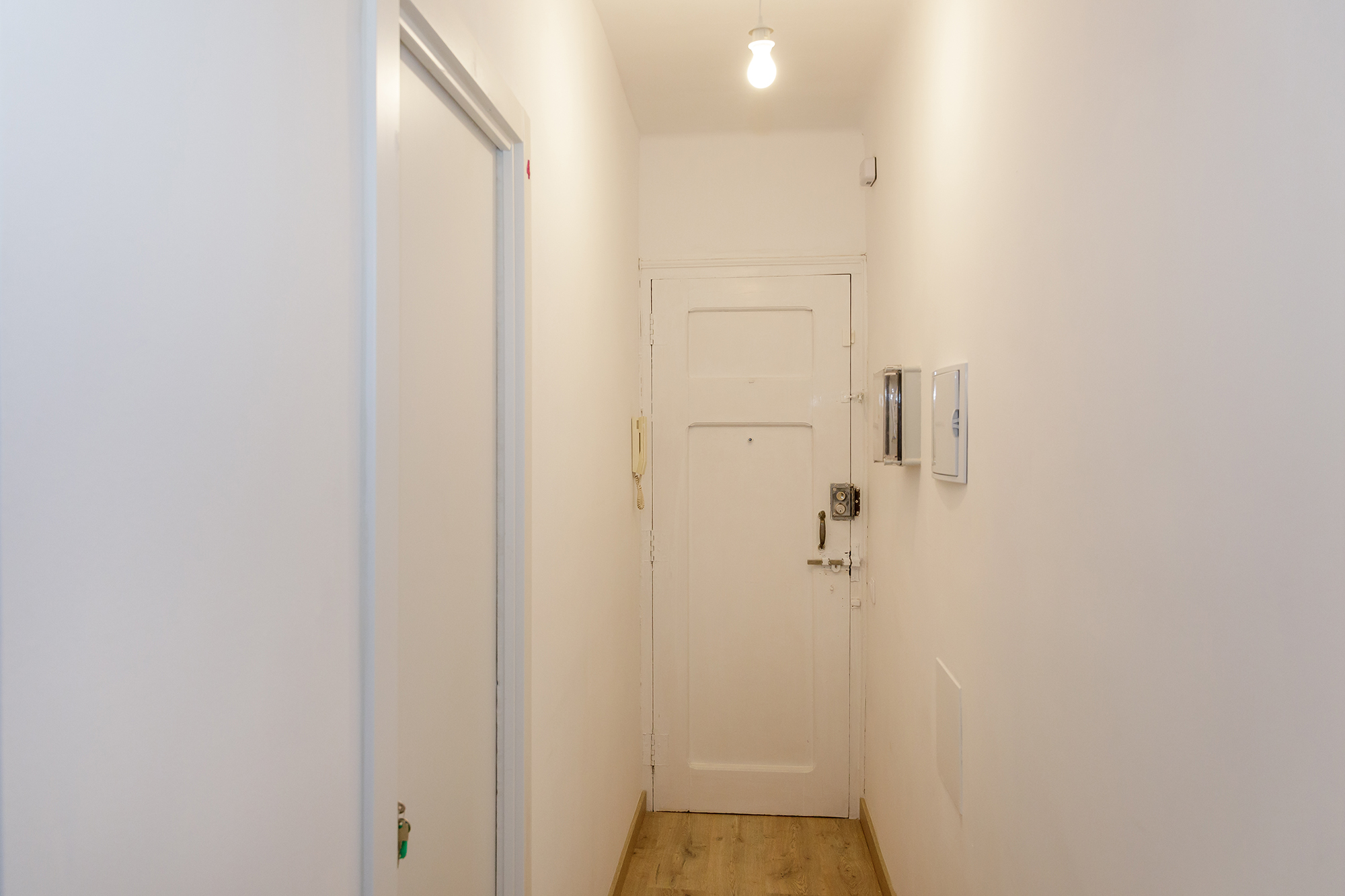 Furnished room in a shared flat in L'Hospitalet · 4