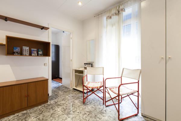 Furnished 2-bedroom flat in Ciutat Vella, 32 m² · 2