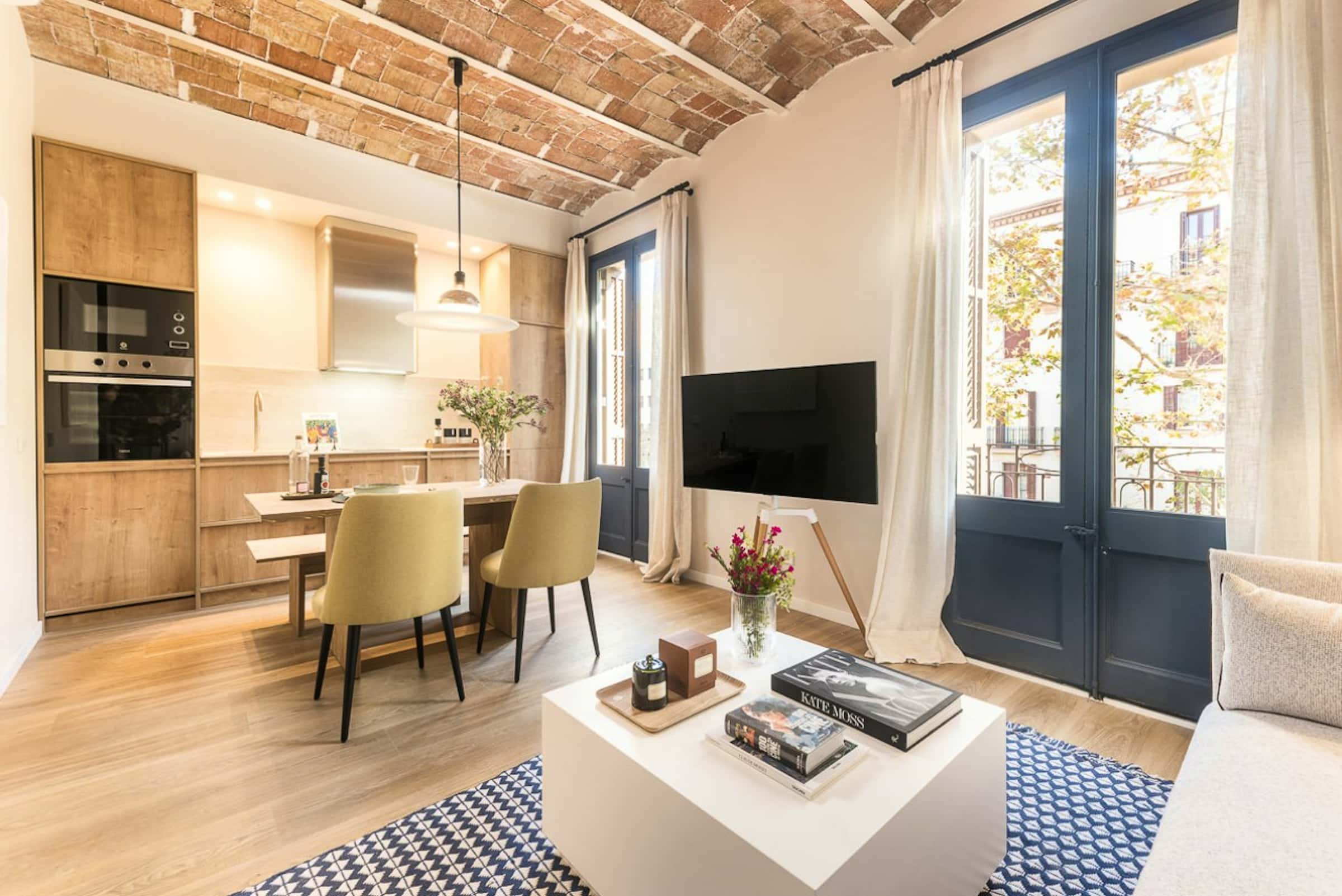 Furnished 2-bedroom flat in Eixample, 67 m² · 3
