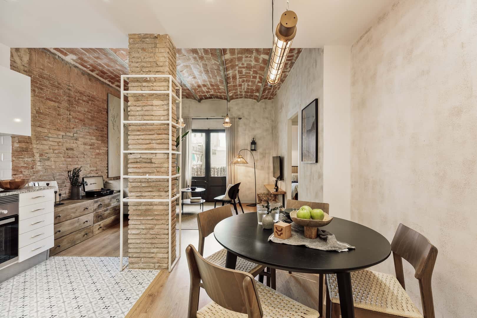 Furnished 2-bedroom flat in Eixample, 58 m² · 2