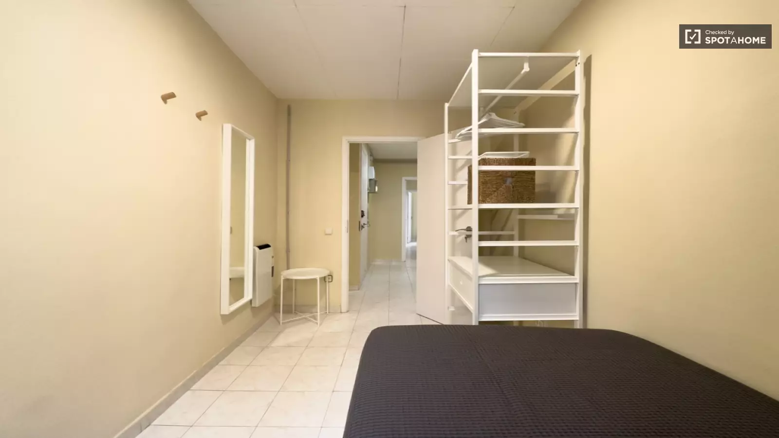 Furnished room in a shared flat in Sants-Montjuïc · 2