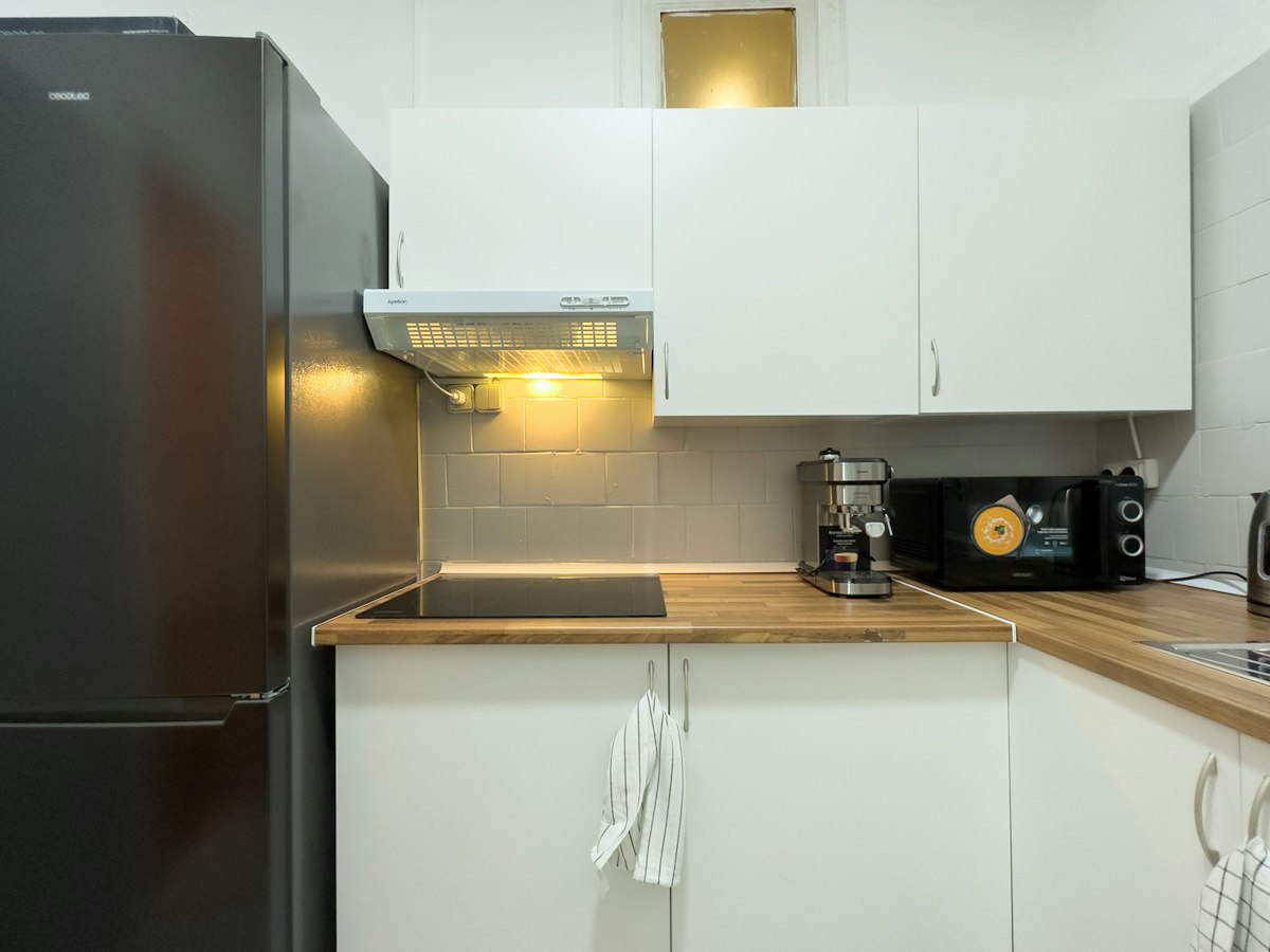 Furnished room in a 2-person shared flat in Sants-Montjuïc · 3