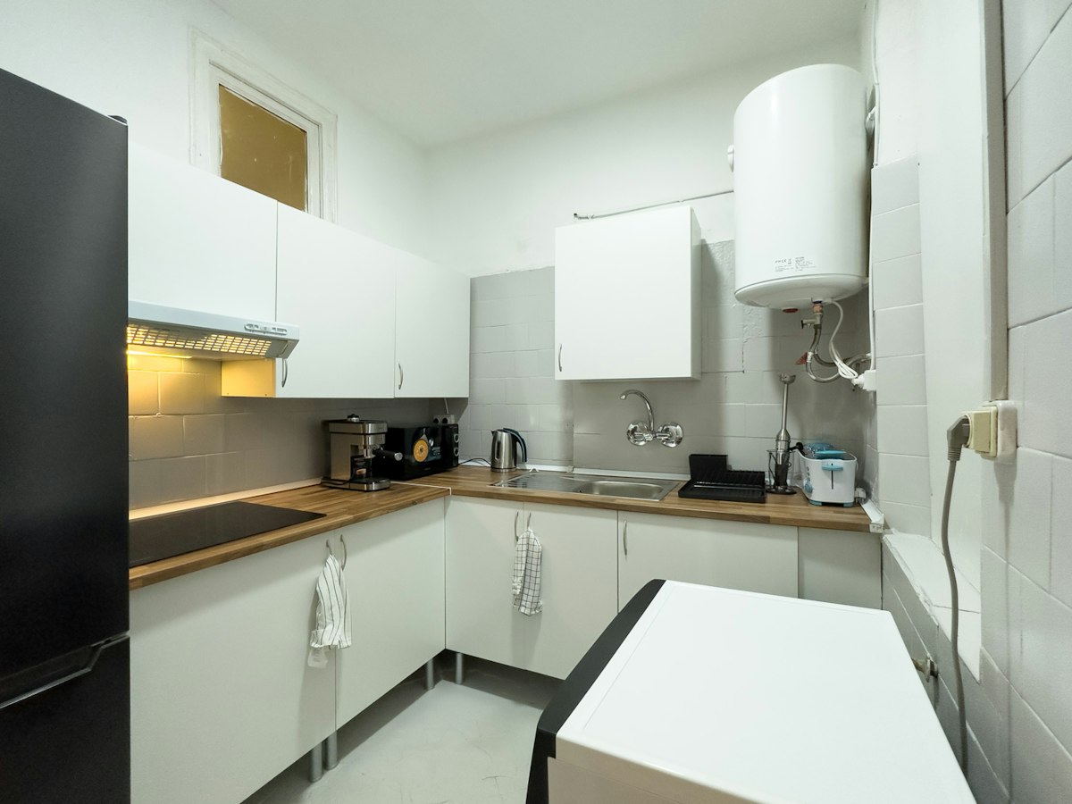 Furnished room in a 2-person shared flat in Sants-Montjuïc · 4