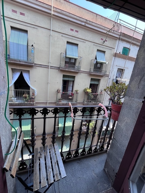 Habitación en piso compartido de 4 personas en Ciutat Vella · 3