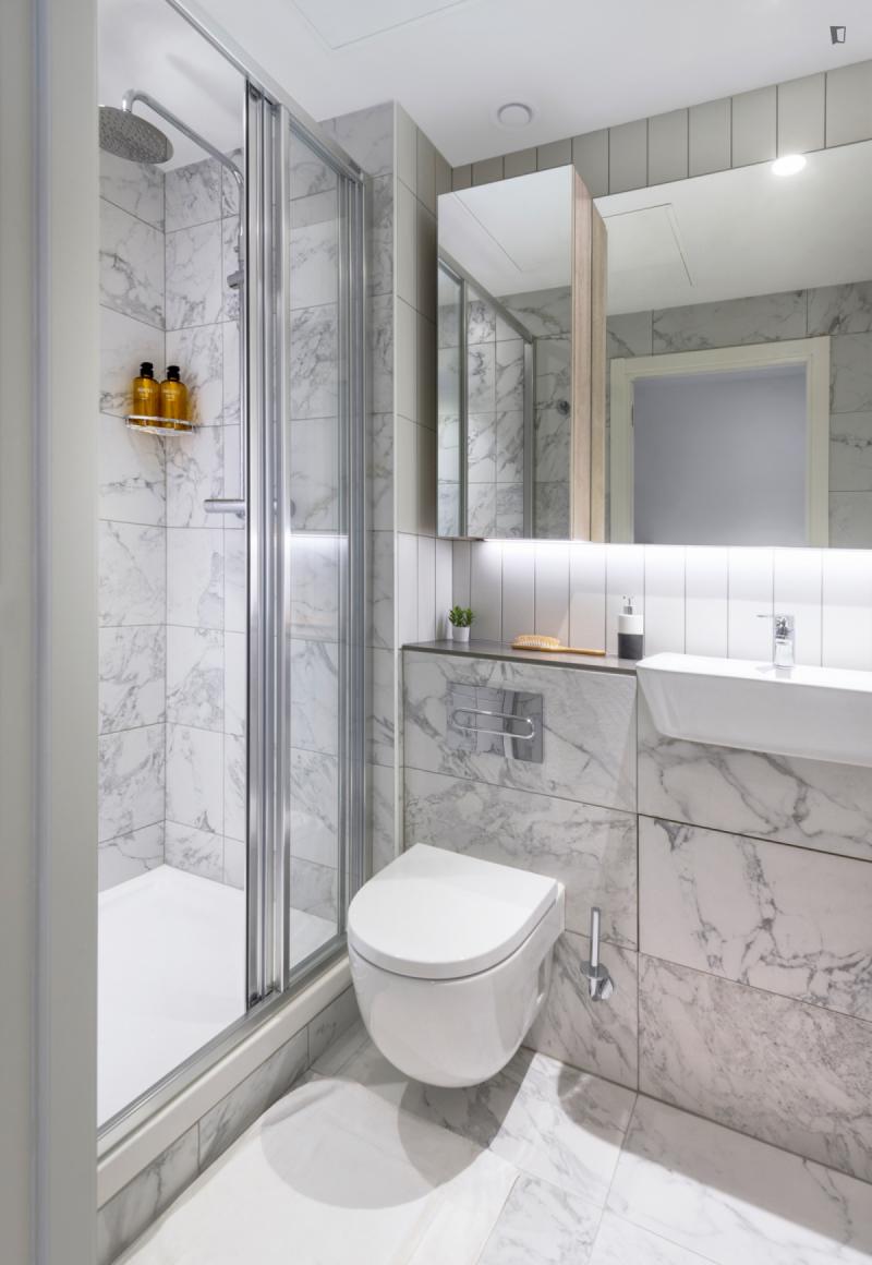 Furnished 40-bedroom flat in Les Corts · 3