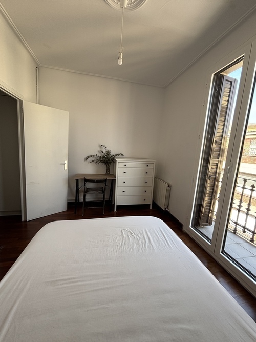 Habitación en piso compartido en Gràcia · 2