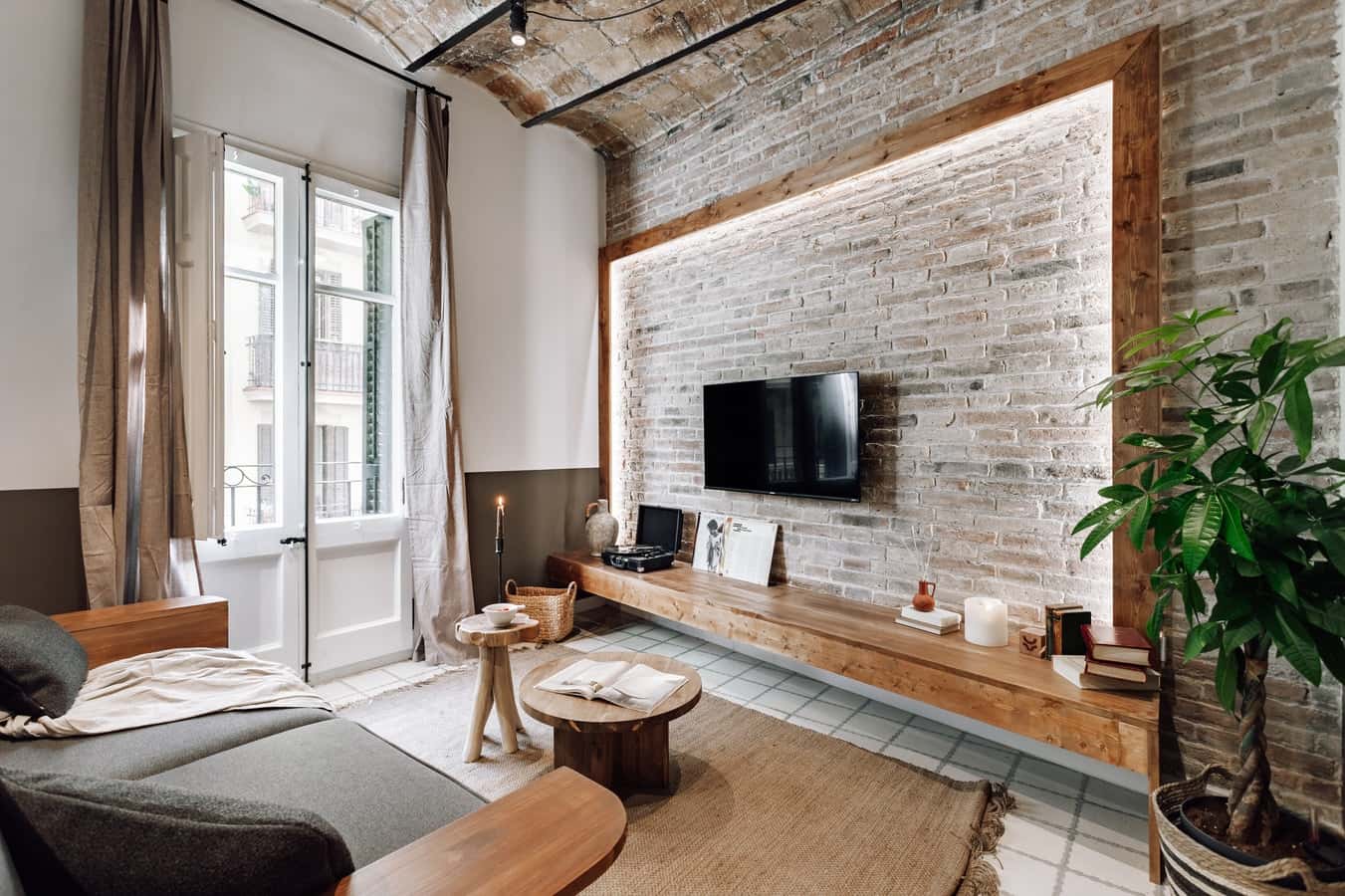 Piso de 2 dormitorios amueblado en Barcelona, 80 m²
