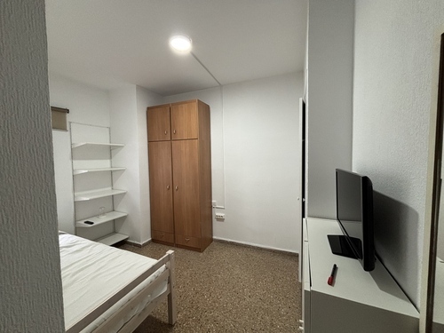 Room in a 4-person shared flat in Horta-Guinardó · 3