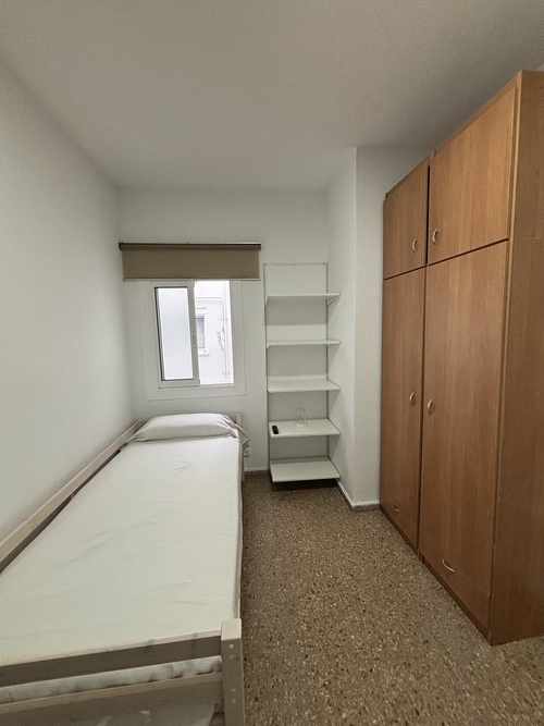 Room in a 4-person shared flat in Horta-Guinardó · 4