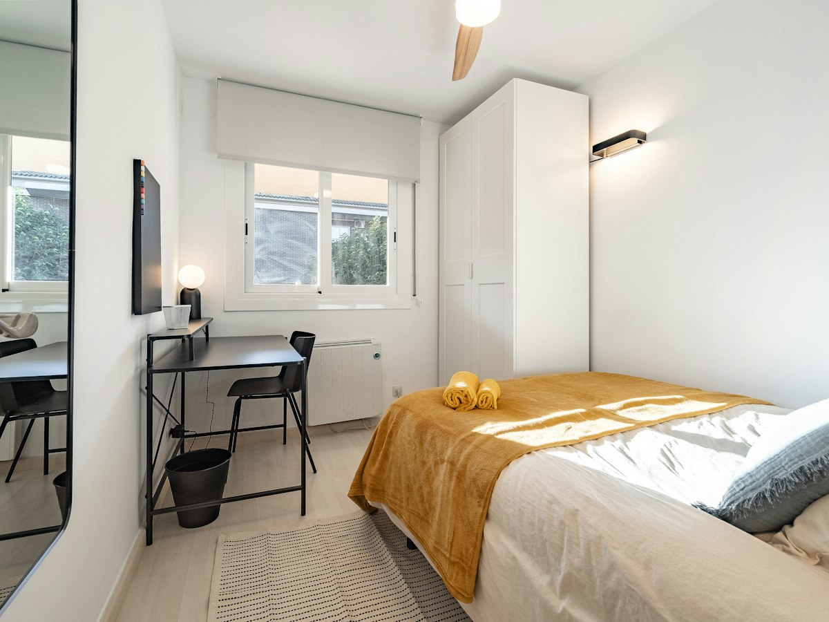 Furnished room in a 4-person shared flat in Sant Cugat · 2