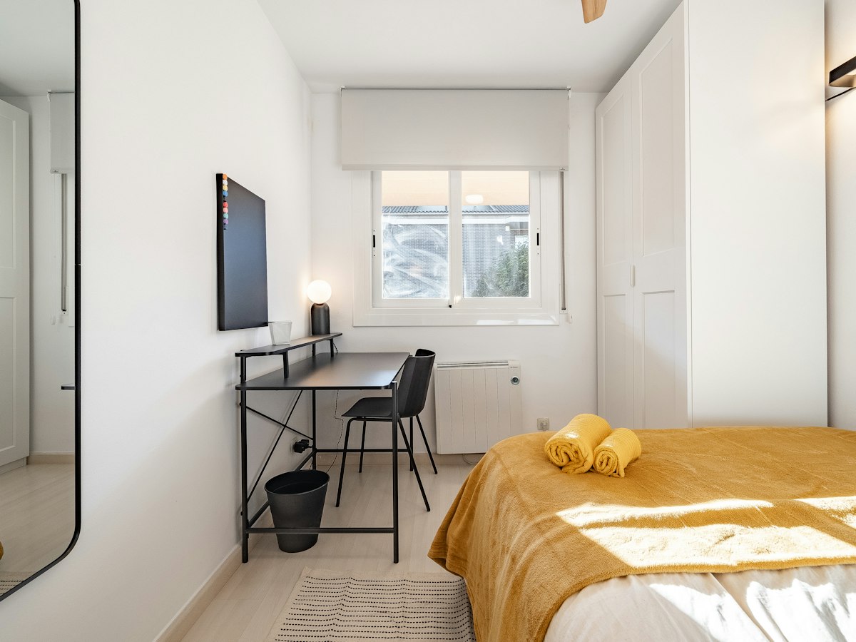 Furnished room in a 4-person shared flat in Sant Cugat · 3