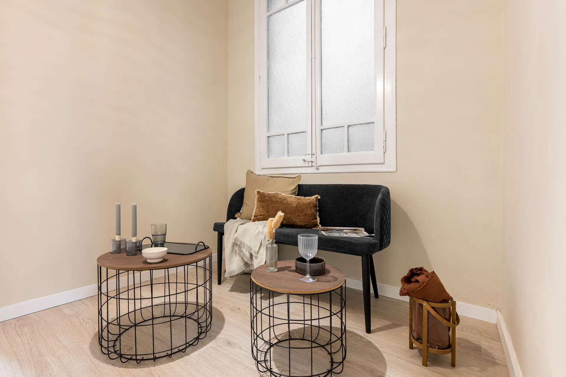 Habitación amueblada en piso compartido en Eixample