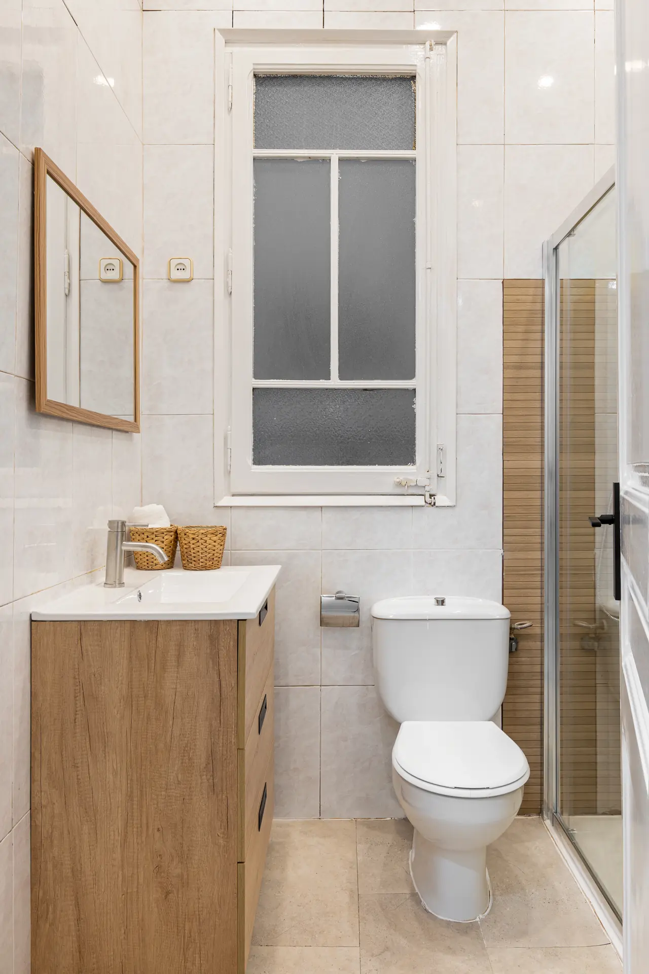 Habitación amueblada en piso compartido en Eixample · 4