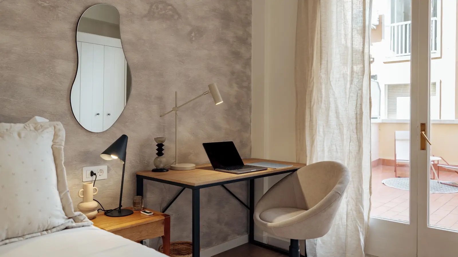 Habitación amueblada en piso compartido en Sarrià–Sant Gervasi · 2