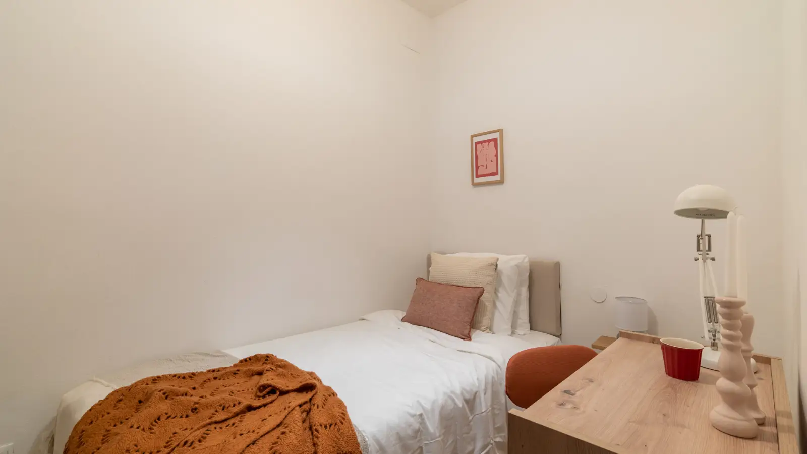 Furnished room in a shared flat in Les Corts · 4