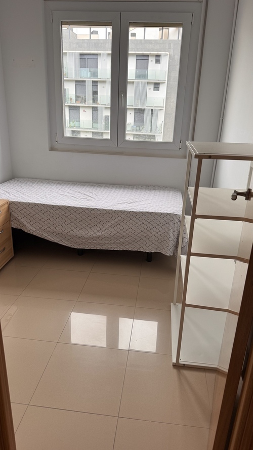 Habitación en piso compartido de 3 personas en Gràcia · 3