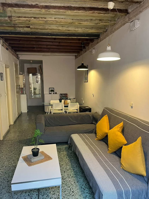 Room in a 3-person shared flat in Ciutat Vella · 4