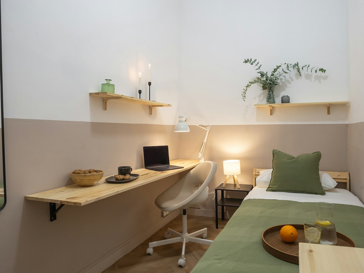 Habitación amueblada en piso compartido de 7 personas en Ciutat Vella · 4