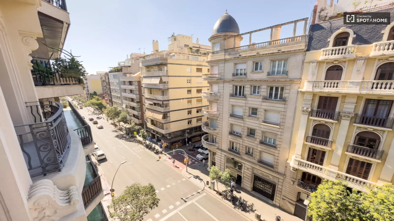 Habitación amueblada en piso compartido de 6 personas en Gràcia · 4