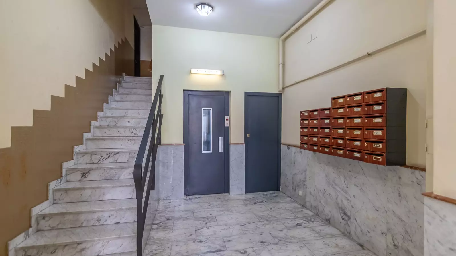 Furnished 3-bedroom flat in Eixample, 85 m² · 4