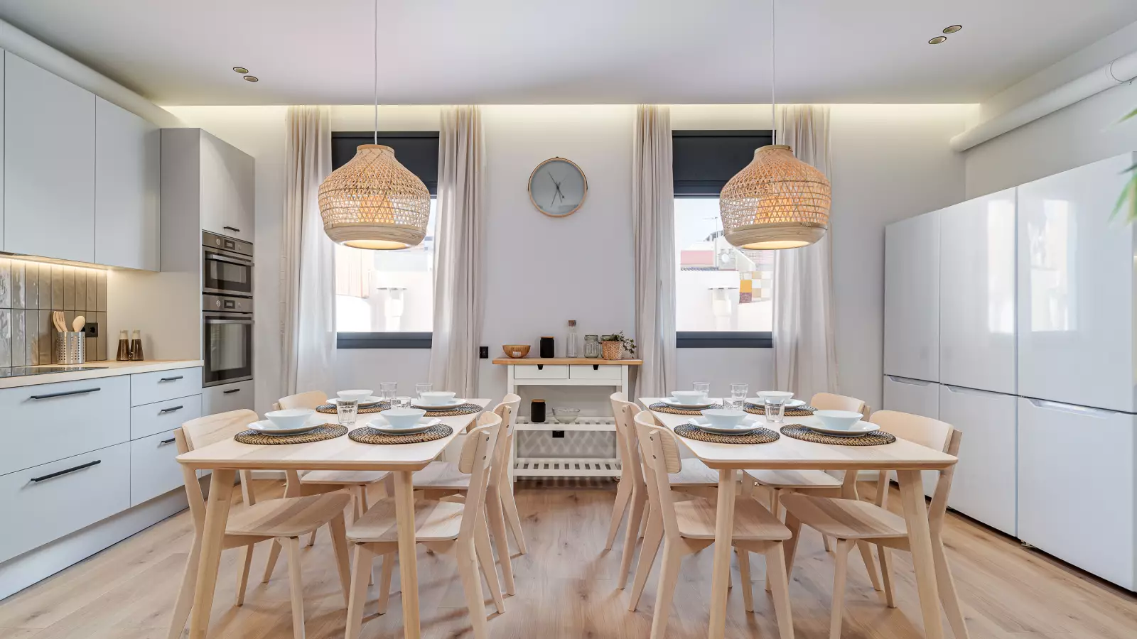 Furnished room in a 13-person shared flat in L'Hospitalet · 3