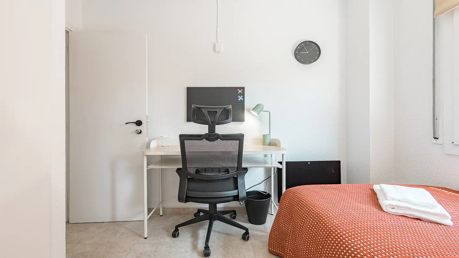 Furnished room in a shared flat in Sant Cugat · 3