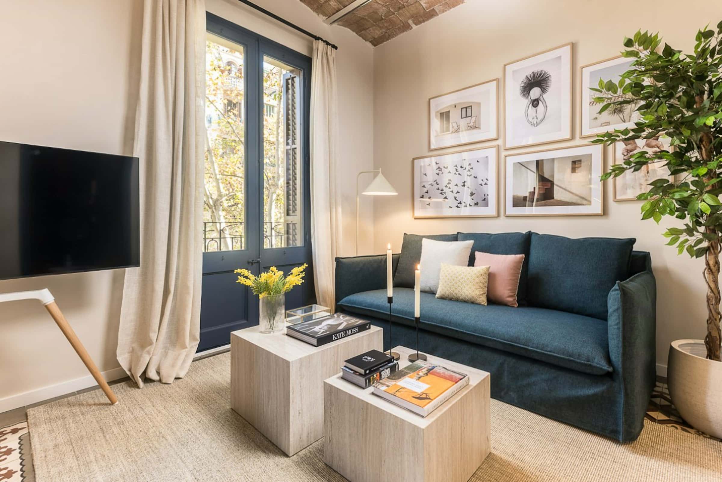 Furnished 2-bedroom flat in Eixample, 57 m² · 2