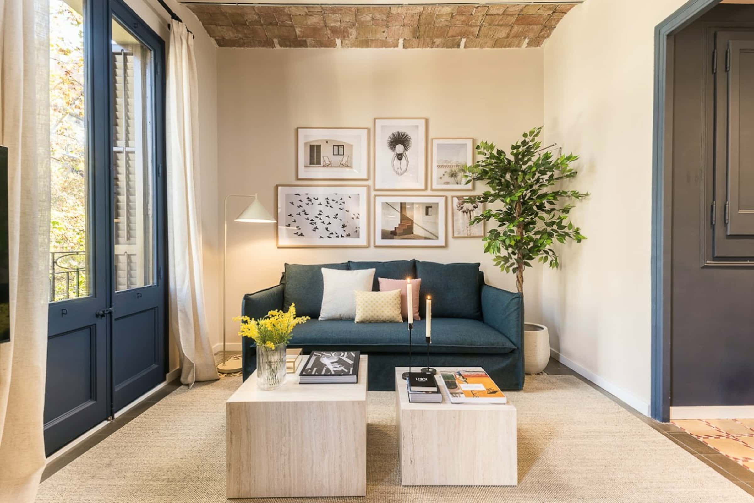 Furnished 2-bedroom flat in Eixample, 57 m² · 3