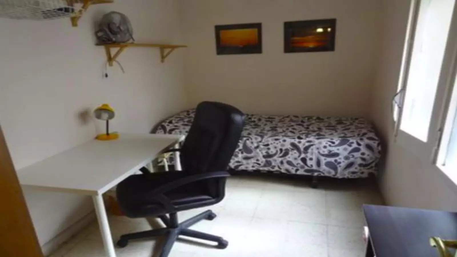 Habitación amueblada en piso compartido de 3 personas en Eixample · 2