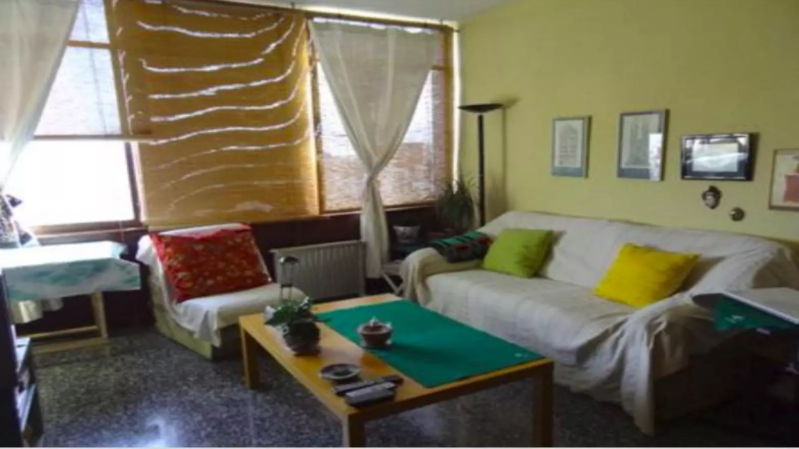 Habitación amueblada en piso compartido de 3 personas en Eixample · 3