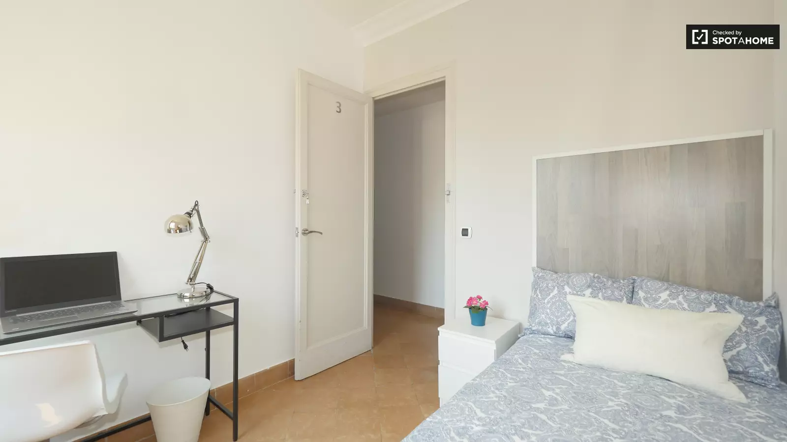 Habitación amueblada en piso compartido en Sant Martí · 3