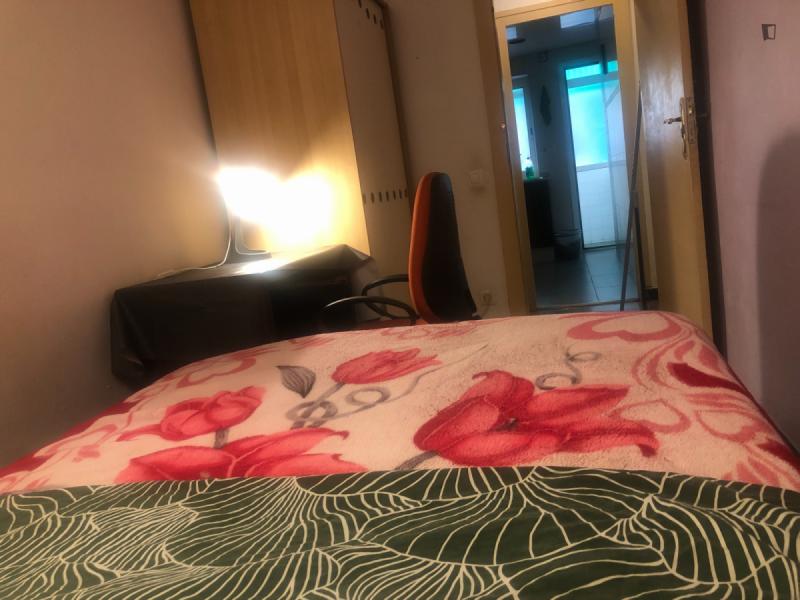 Furnished room in a 5-person shared flat in Sants-Montjuïc · 3
