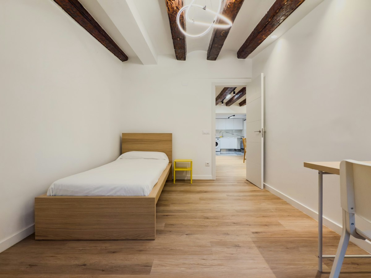 Furnished room in a 4-person shared flat in Eixample