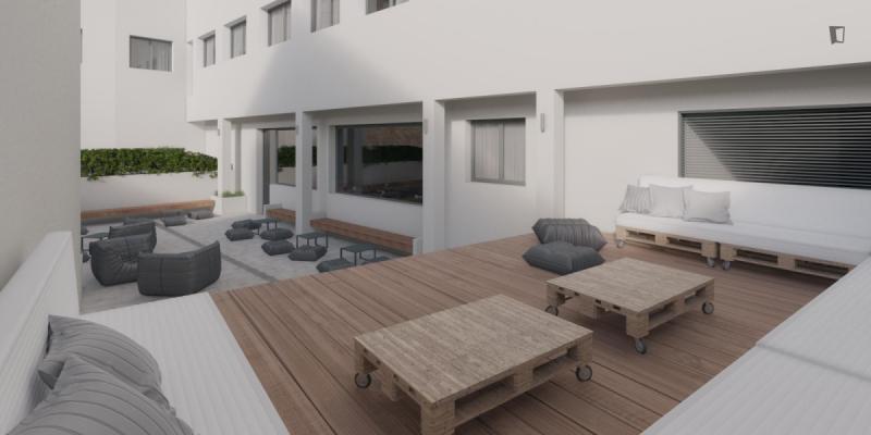 Furnished 40-bedroom flat in Gràcia · 2