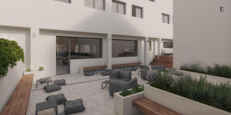 Furnished 40-bedroom flat in Gràcia · 3